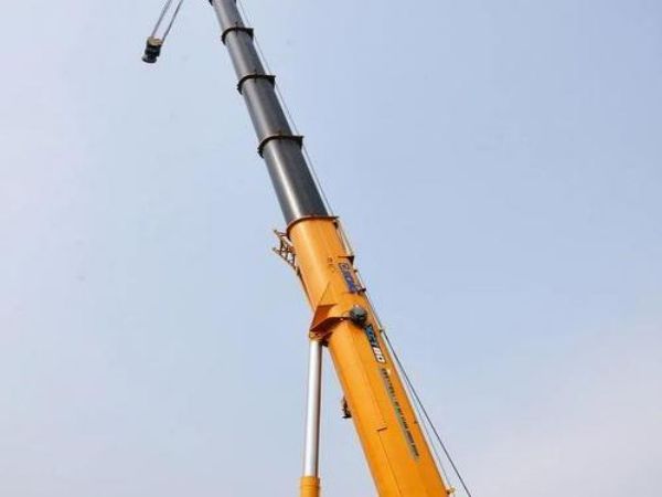 邢台市吊车出租_吊车出租降低成本的关键就是尽可能的